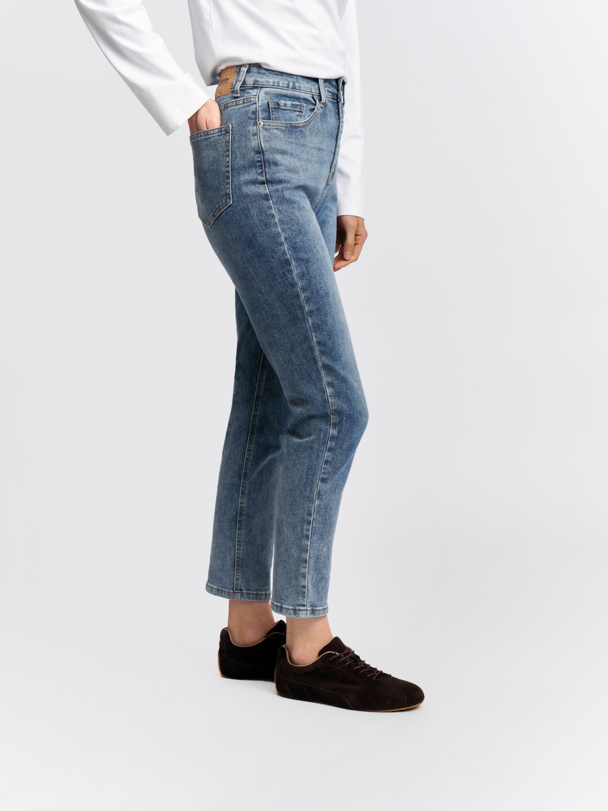 Джинсы силуэта Mom Slim с высокой посадкой