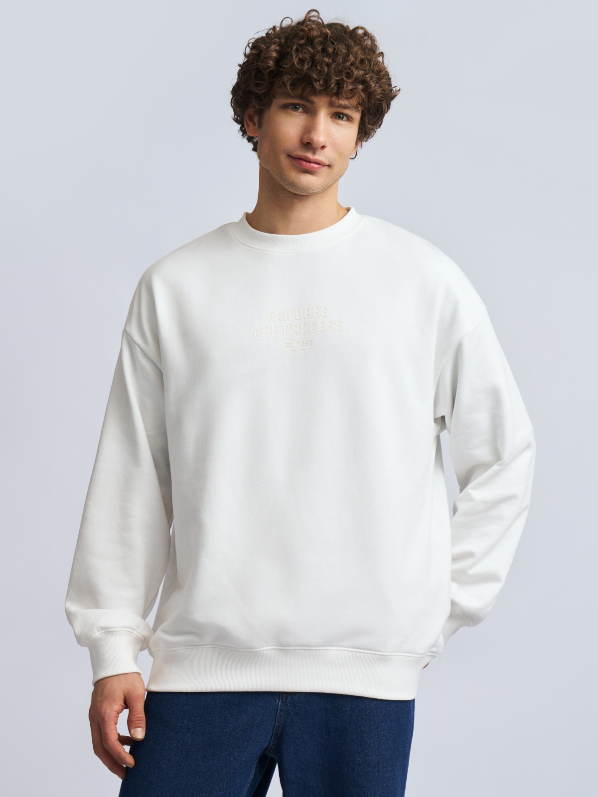 Трикотажный свитшот с принтом-надписью на спине