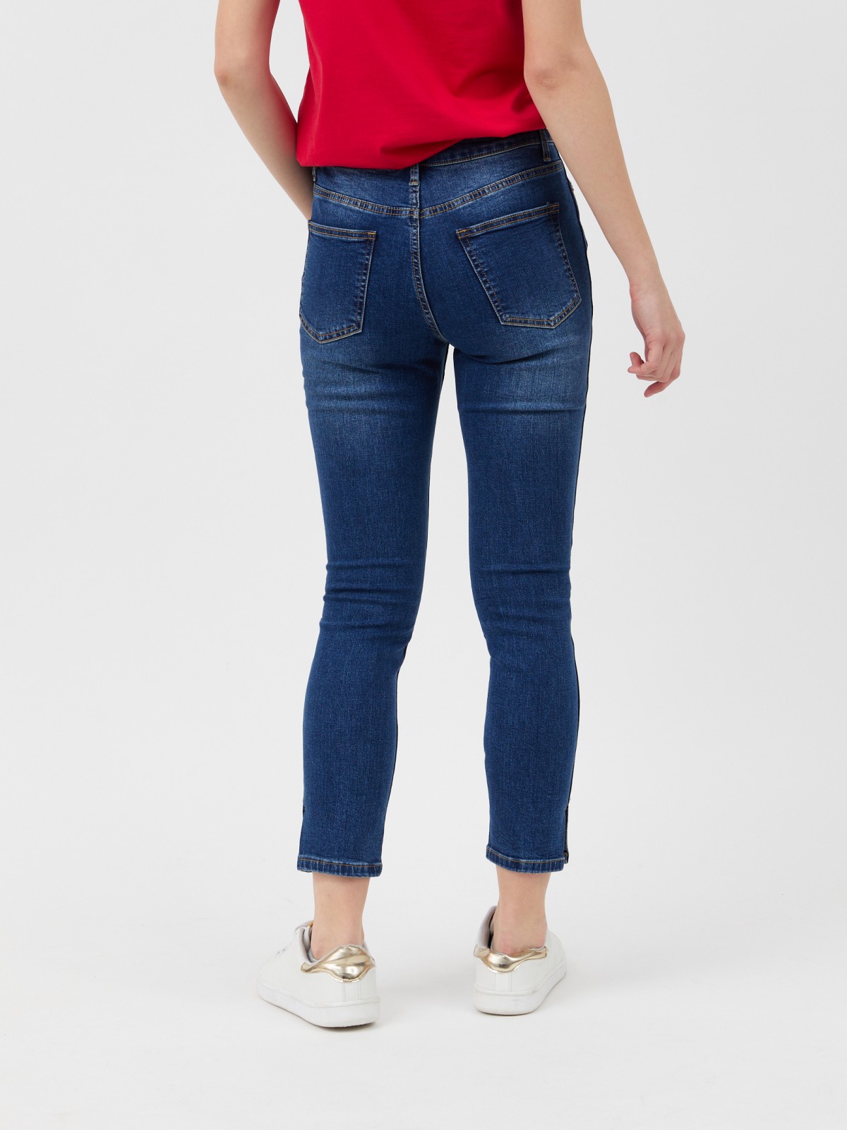 Джинсы силуэта Skinny
