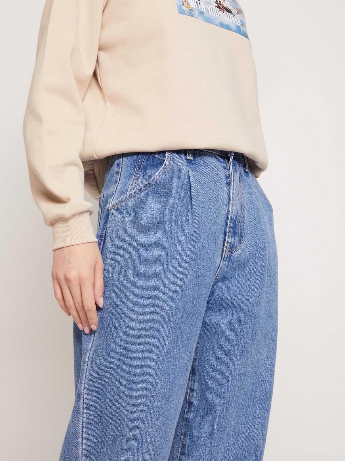 Джинсы силуэта Slouchy