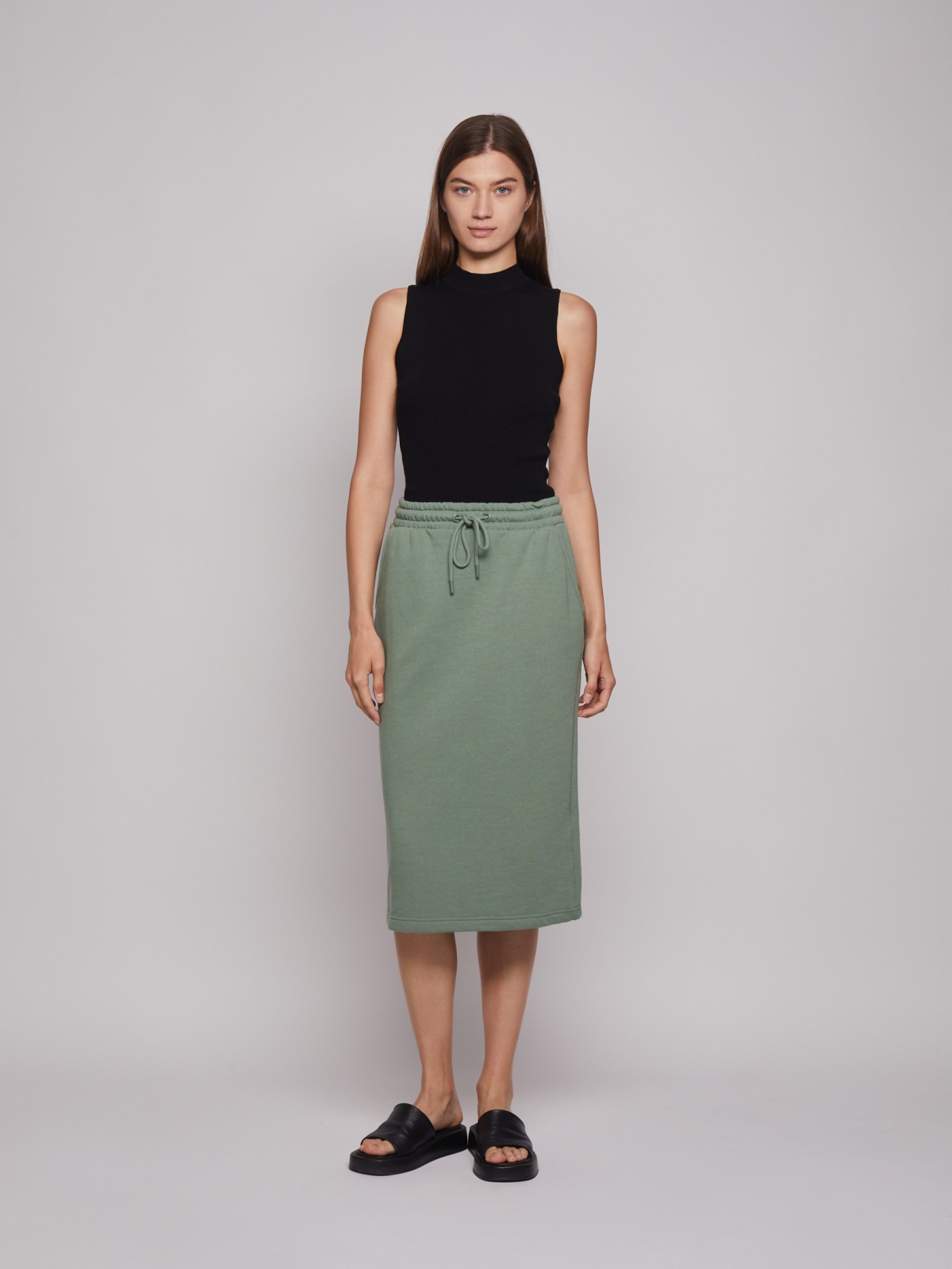 Юбка-карандаш в спортивном стиле Юбка-карандаш в спортивном стиле