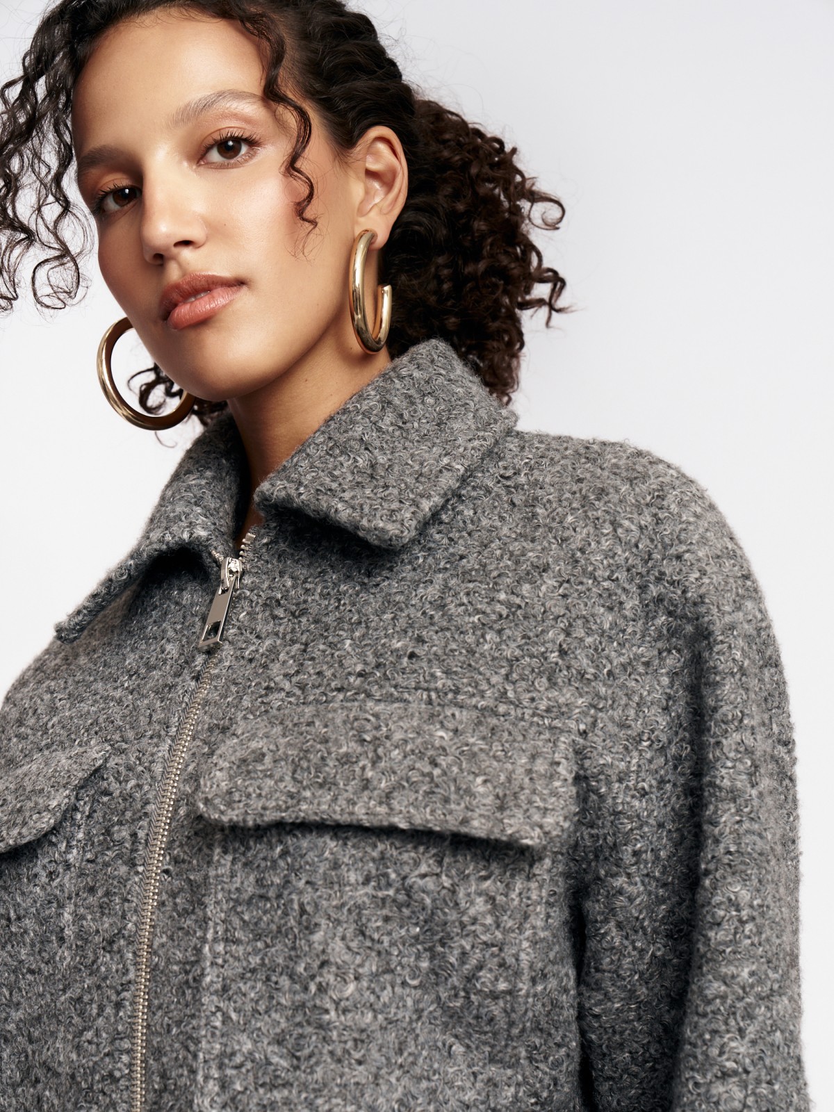 Короткая куртка на молнии