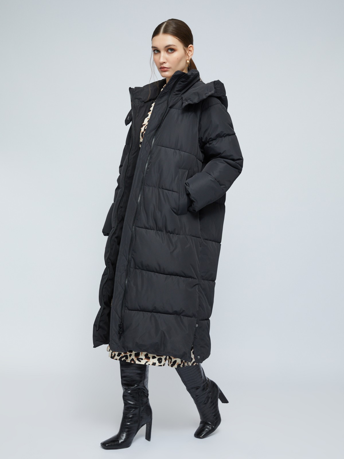 Тёплая стёганая куртка-пальто с капюшоном и двойным воротником