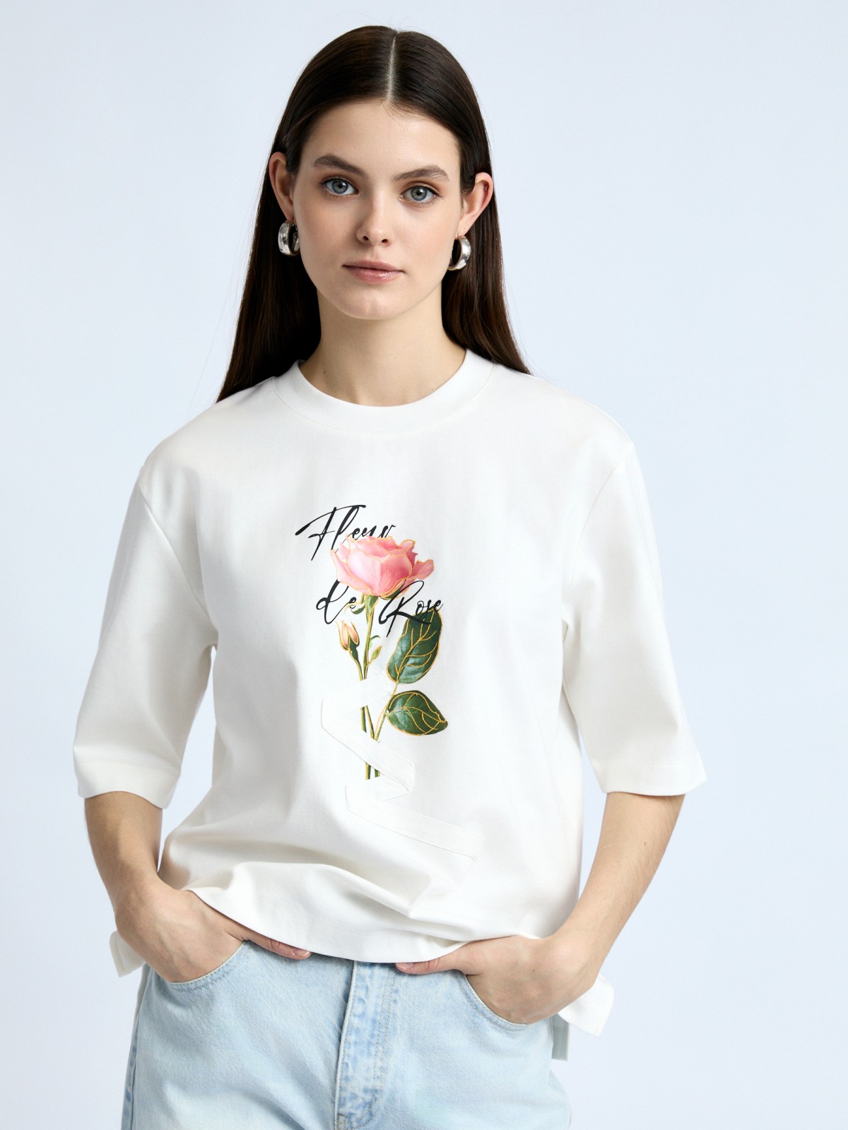 Футболка с принтом и аппликацией