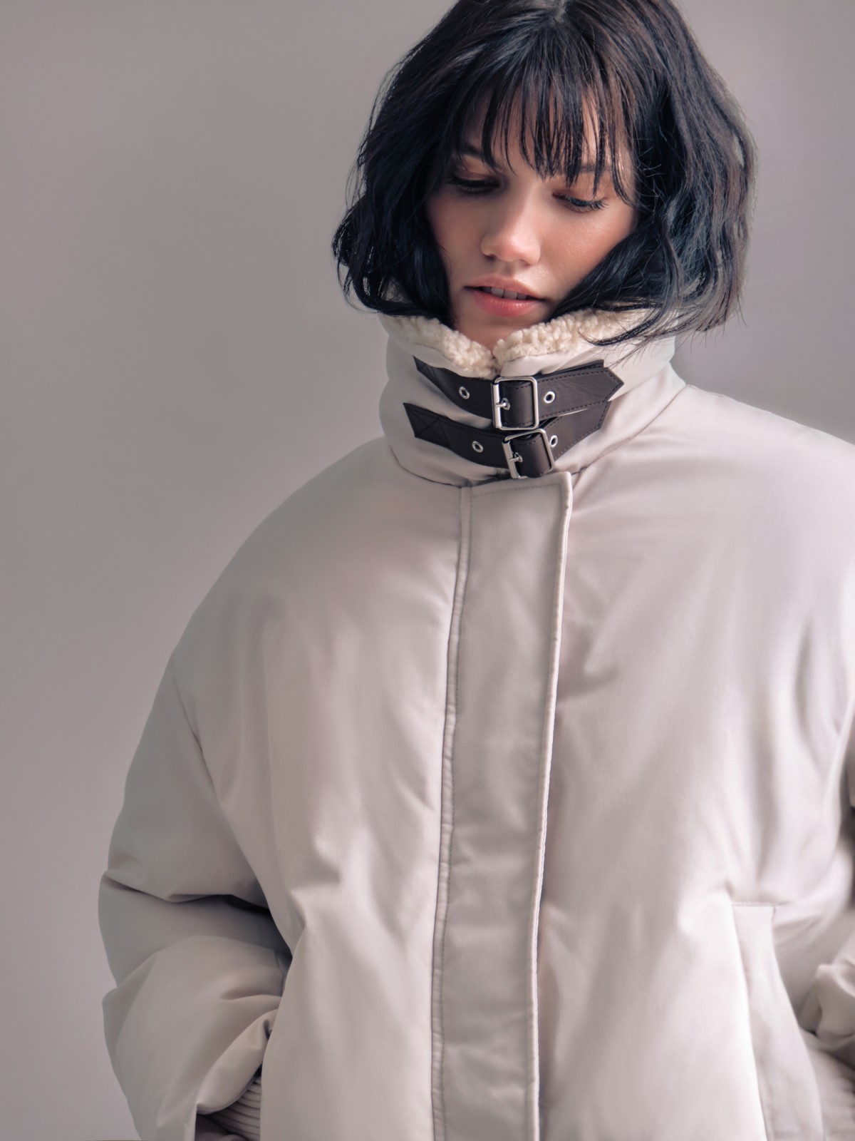 Тёплая куртка с воротником из экомеха