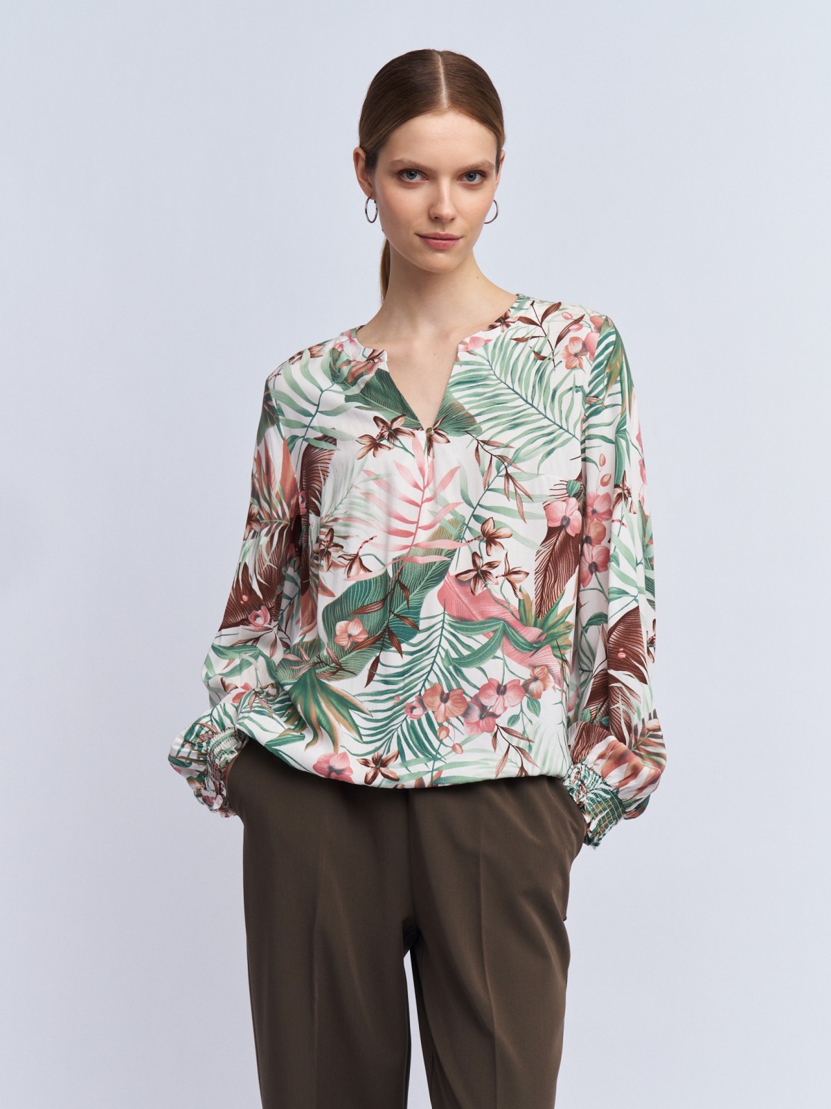 Блузка из вискозы на резинке с принтом