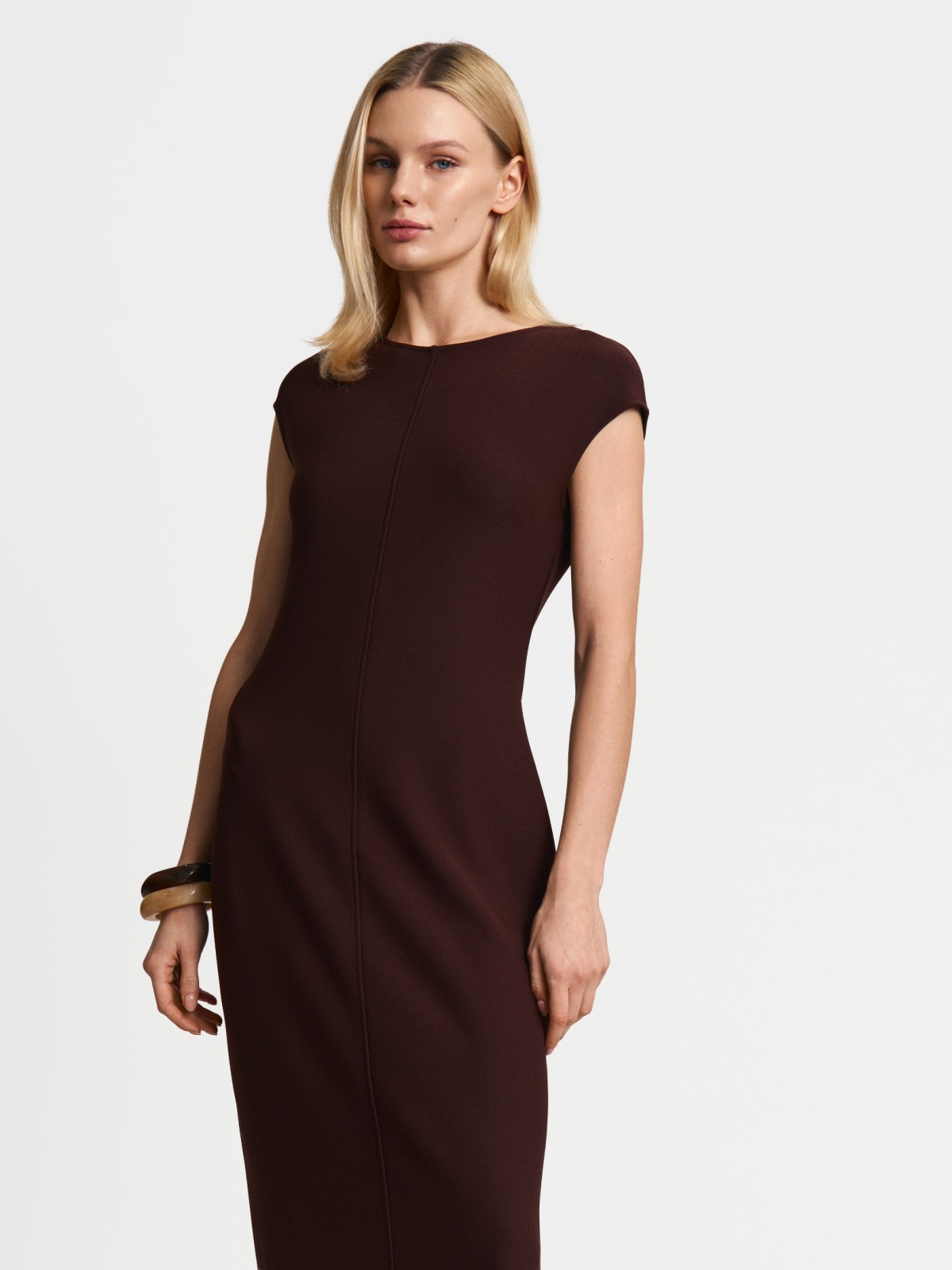 Платье макси без рукавов с разрезом