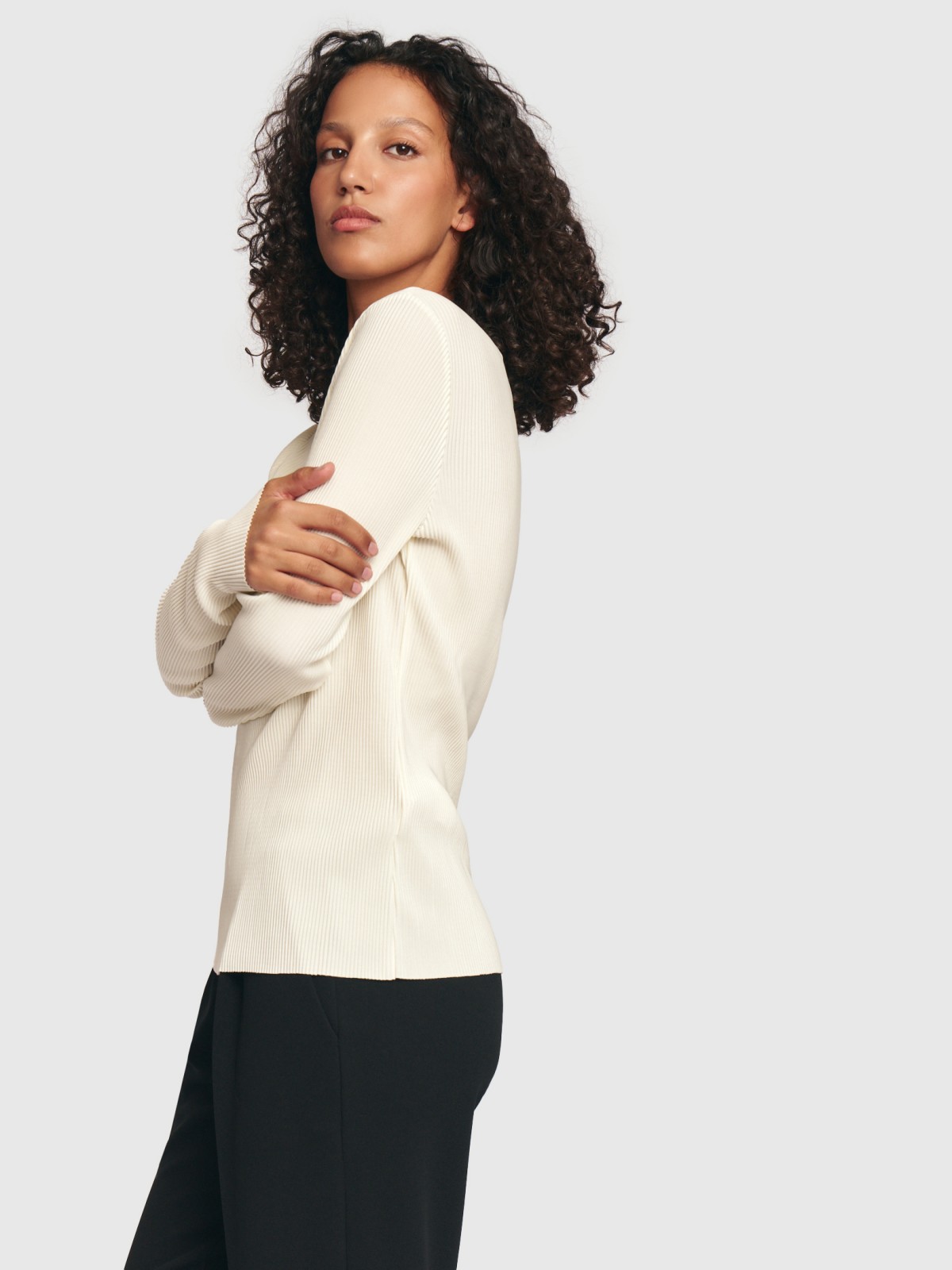 Блузка-лонгслив из фактурной ткани