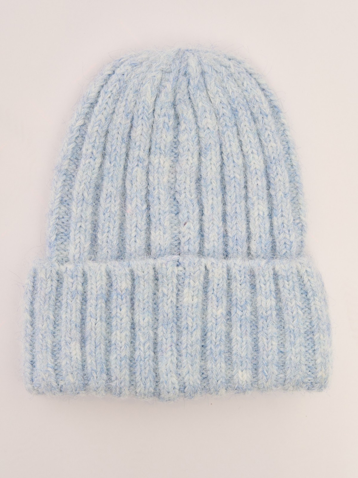 Тёплая вязаная шапка-бини из шерсти с отворотом