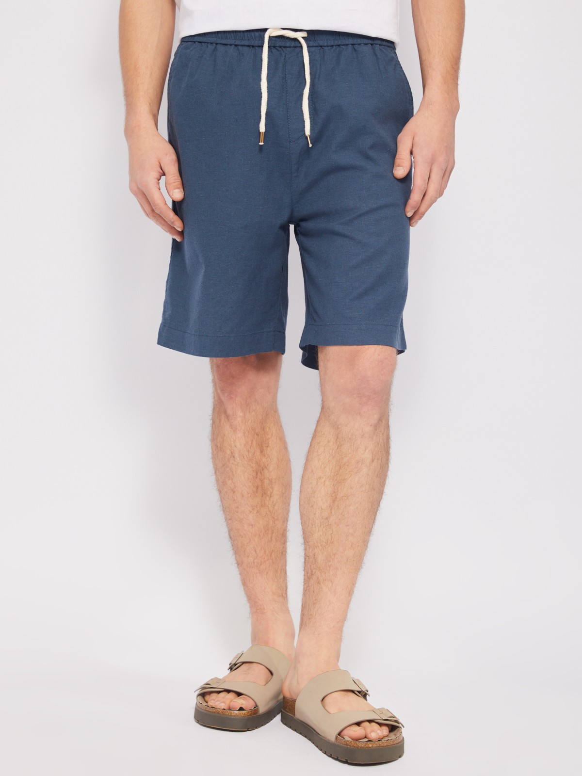 Удлинённые льняные шорты на резинке