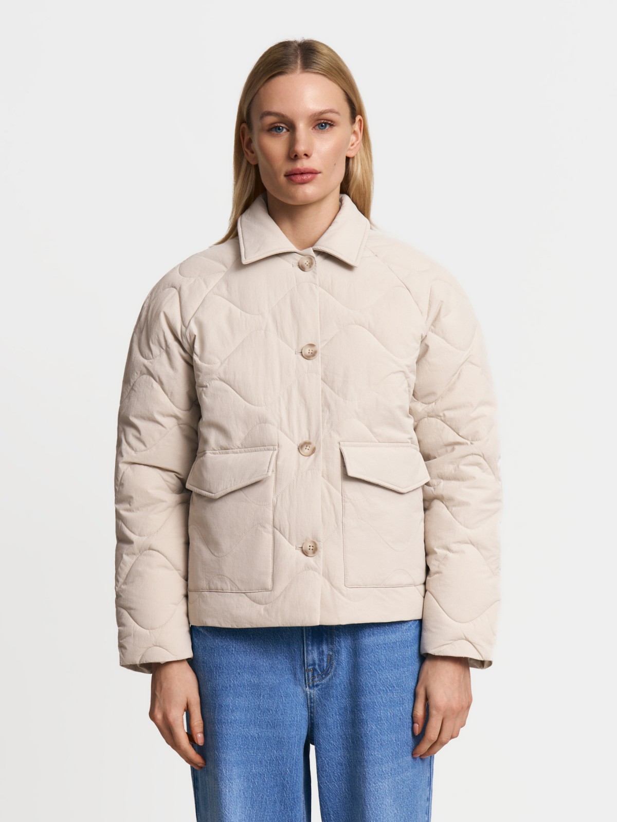 Утеплённая короткая куртка