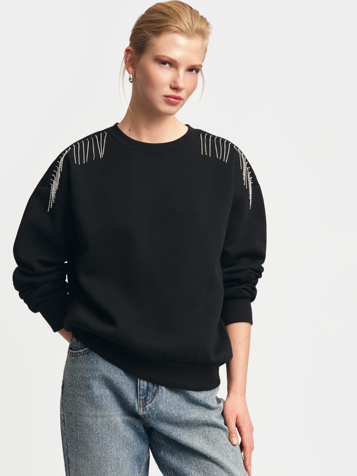 Свитшот расслабленного фасона с бахромой 1799₽