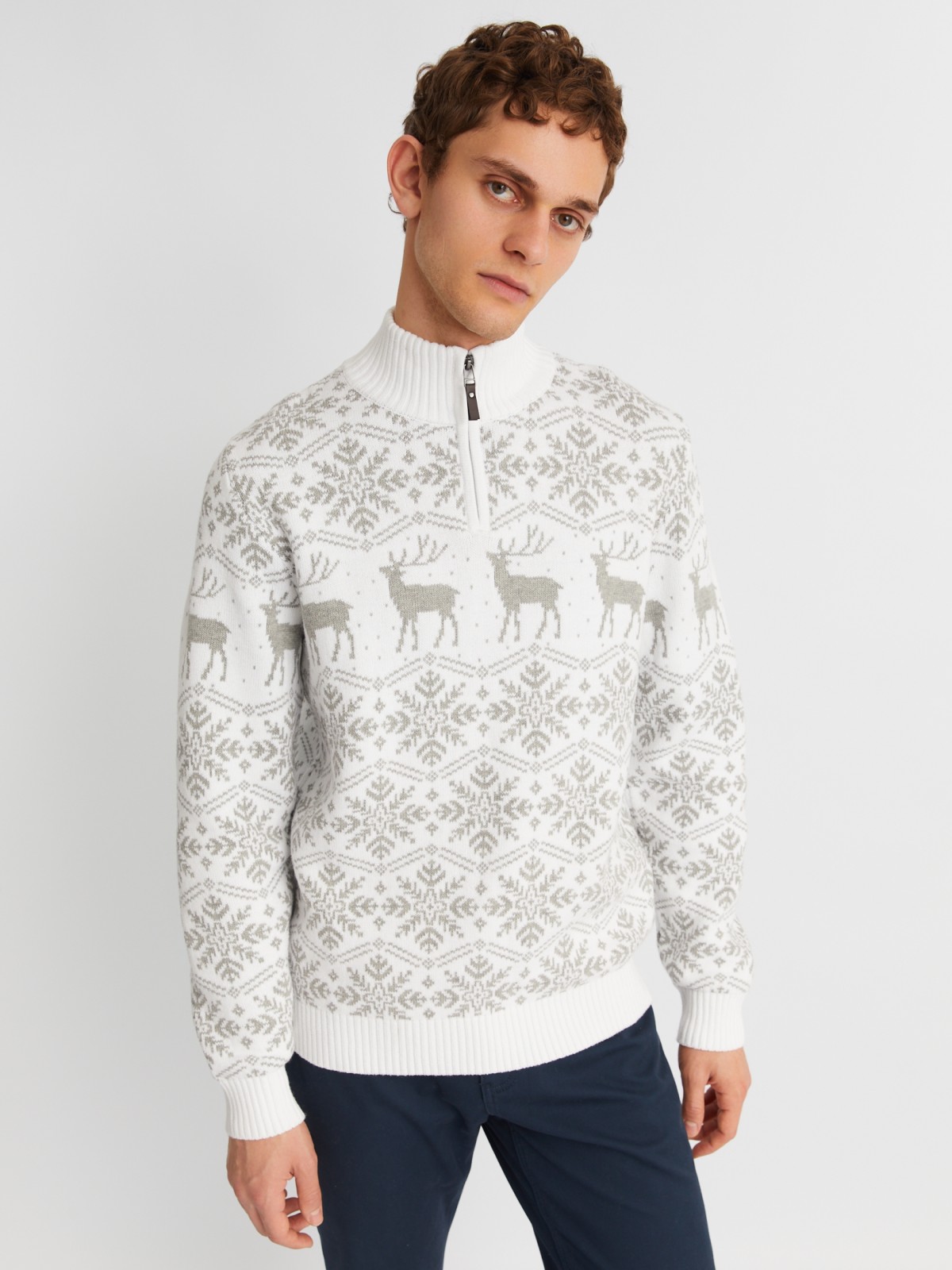 Вязаный свитер с воротником на молнии и скандинавским узором