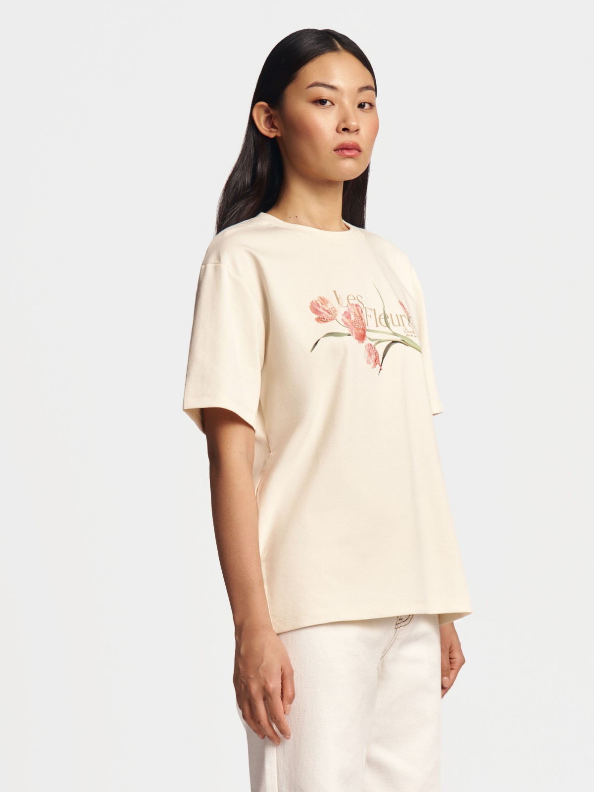 Футболка с принтом и аппликацией