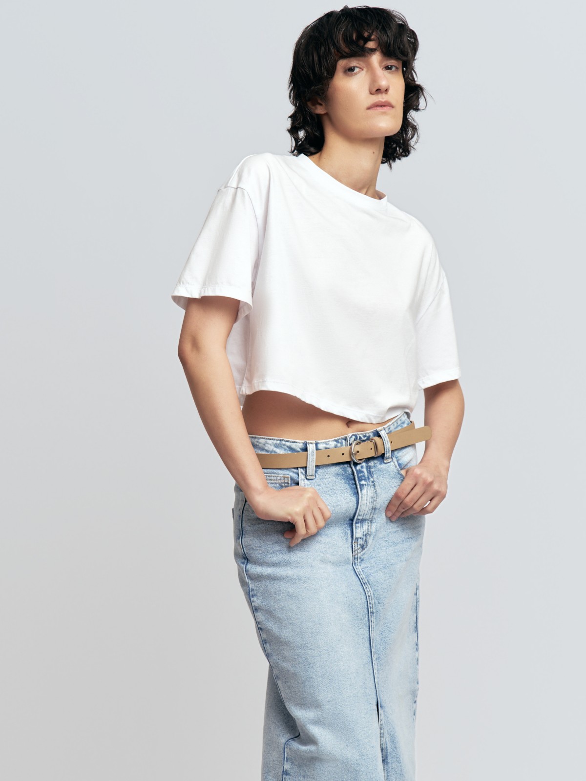 Короткая футболка из хлопка однотонная