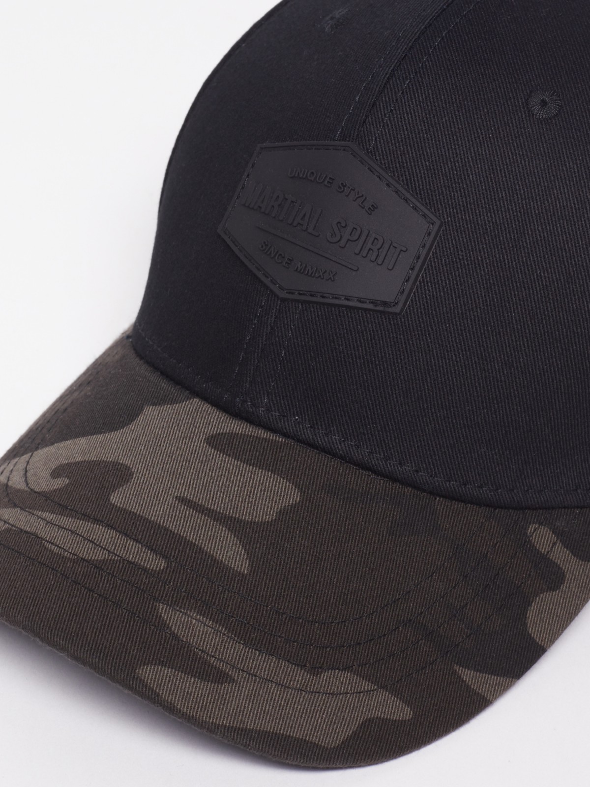 Бейсболка с полукруглым козырьком