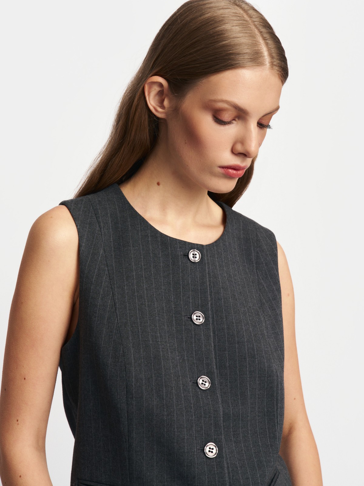 Классический жилет на пуговицах