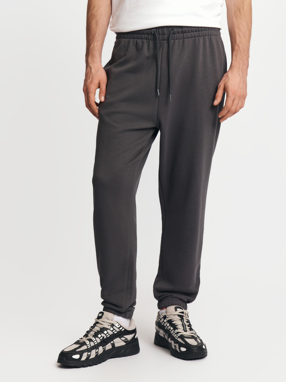 Брюки-джоггеры трикотажные