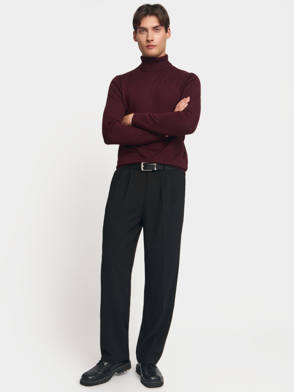 Тонкая трикотажная водолазка с воротником гольф