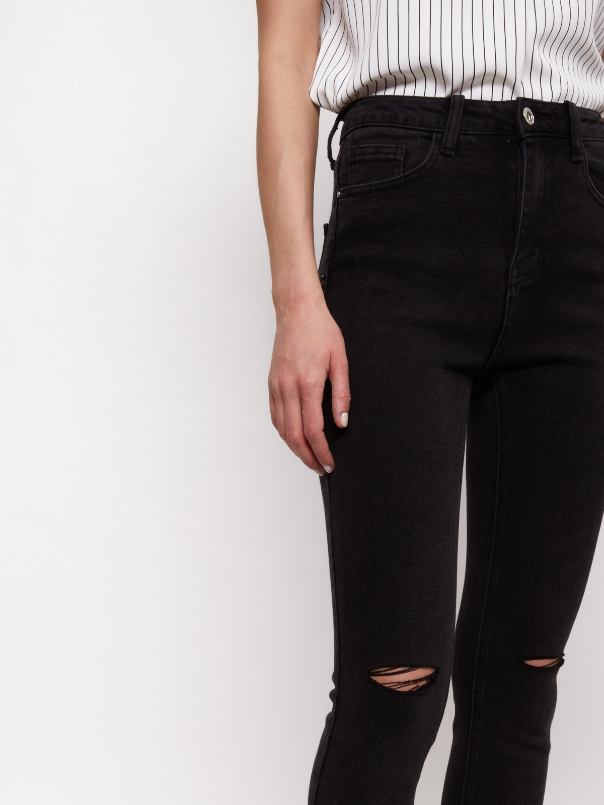Джинсы силуэта Skinny