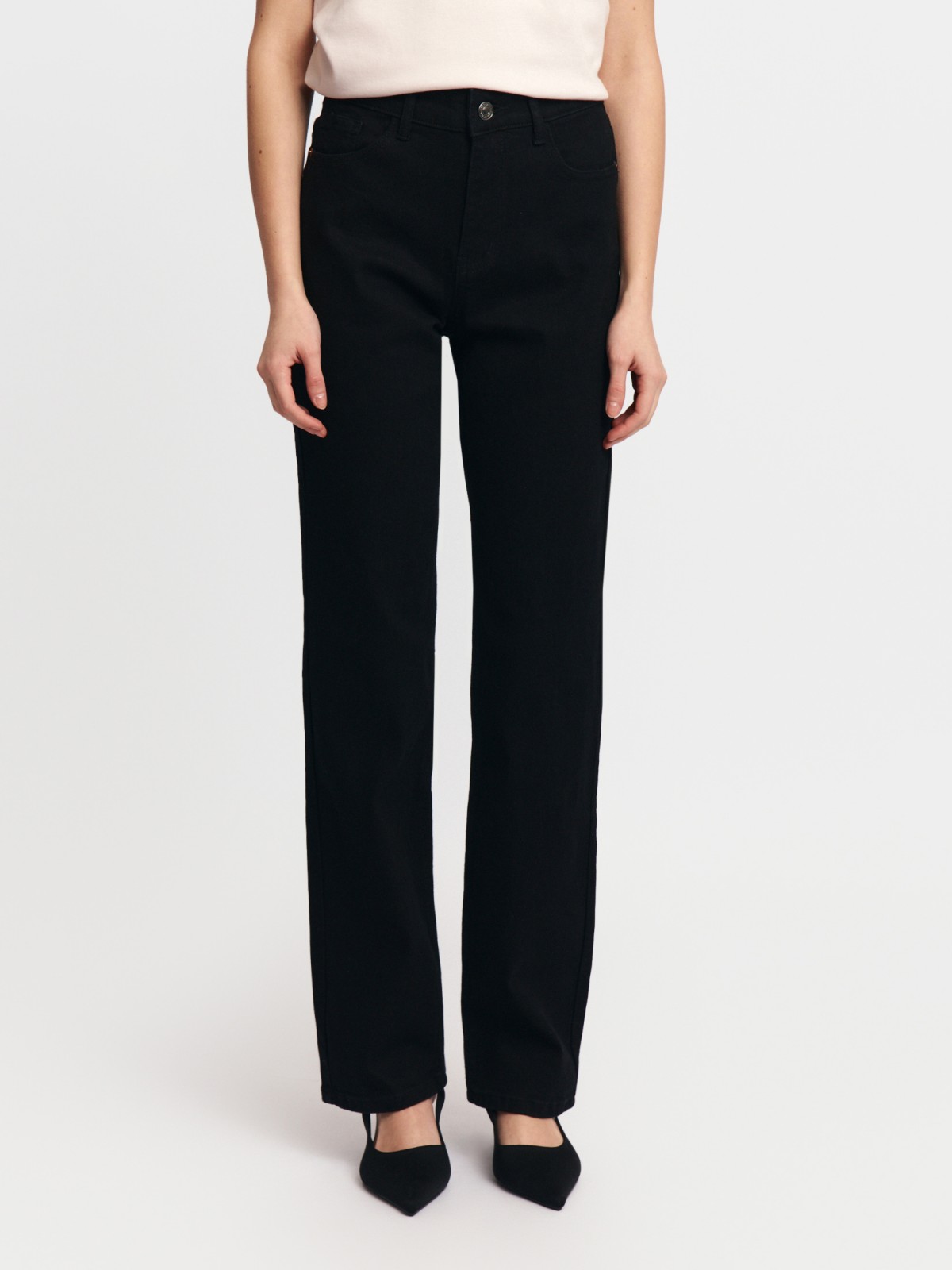 Джинсы прямого силуэта со средней посадкой