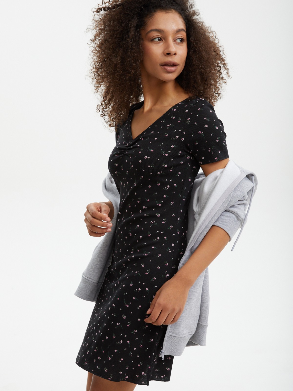 Платье длины мини с цветочным принтом