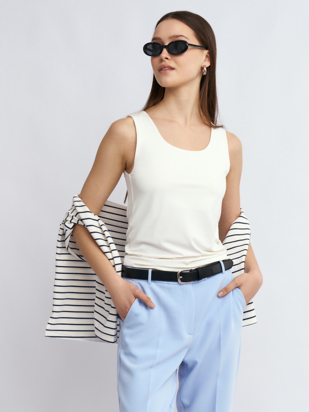 Бесшовный топ-майка без рукавов