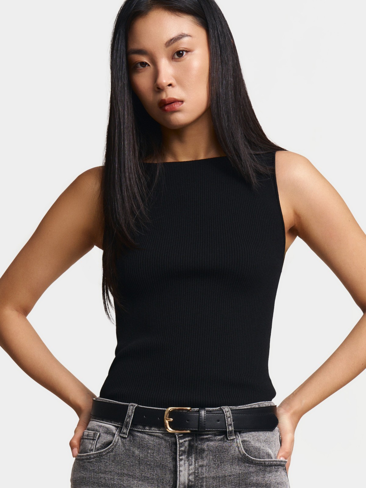 Трикотажный топ без рукавов