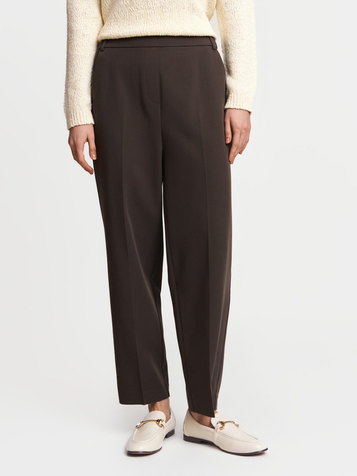 Брюки на резинке со стрелками