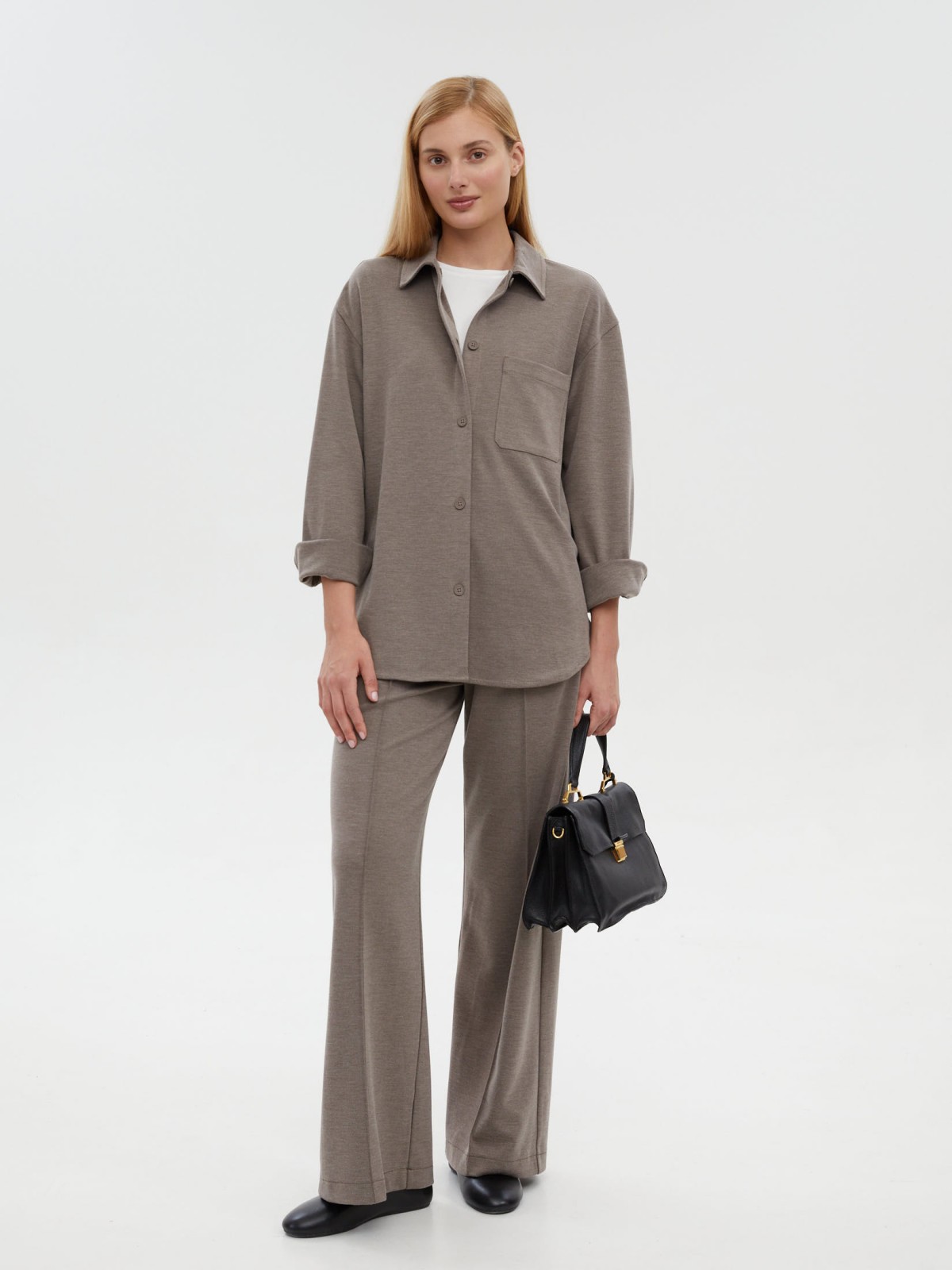 Прямые брюки на резинке со строчками-стрелками