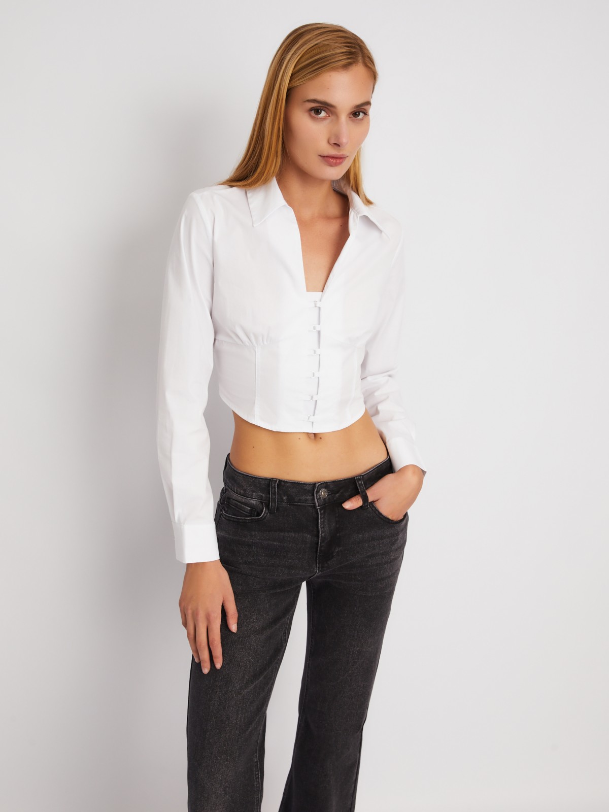 Укороченный топ-рубашка с имитацией корсета zolla 024111159271, цвет белый, размер XS - фото 1