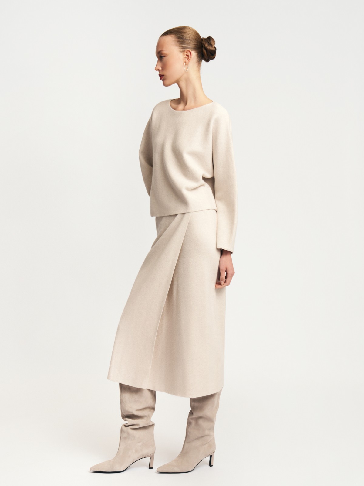 Трикотажная юбка-карандаш с запахом