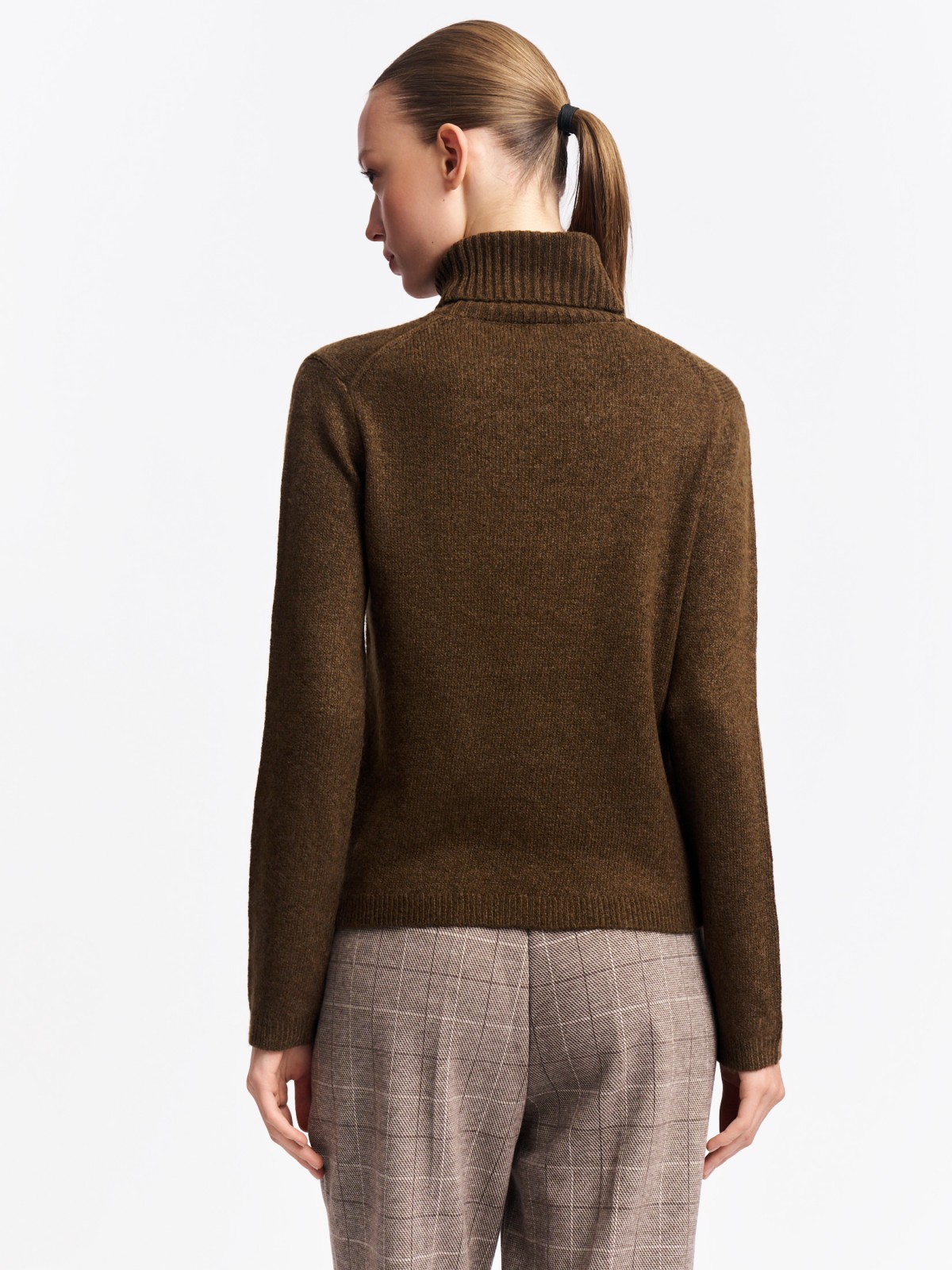 Вязаный свитер с шерстью