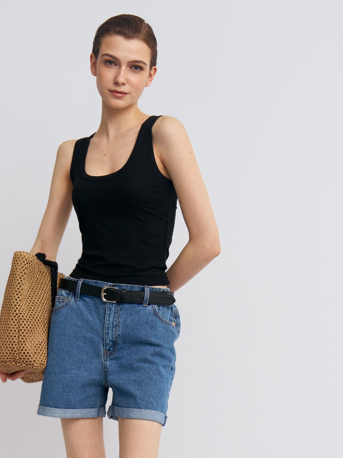 Майка-топ из вискозы без рукавов 499₽