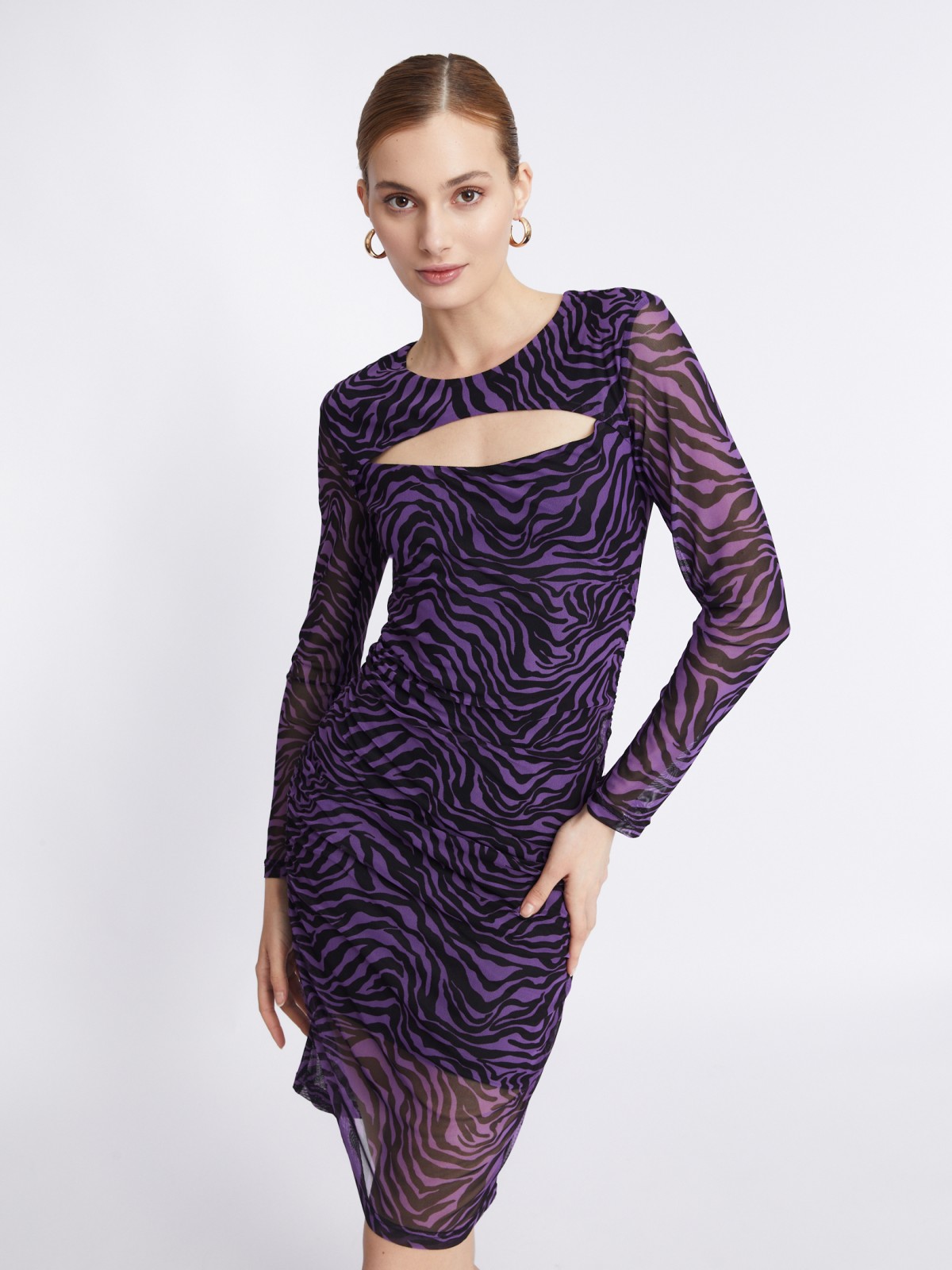 Платье из сетчатой ткани длины мини с драпировкой и разрезом на груди zolla 223338159071, цвет фиолетовый, размер S - фото 1