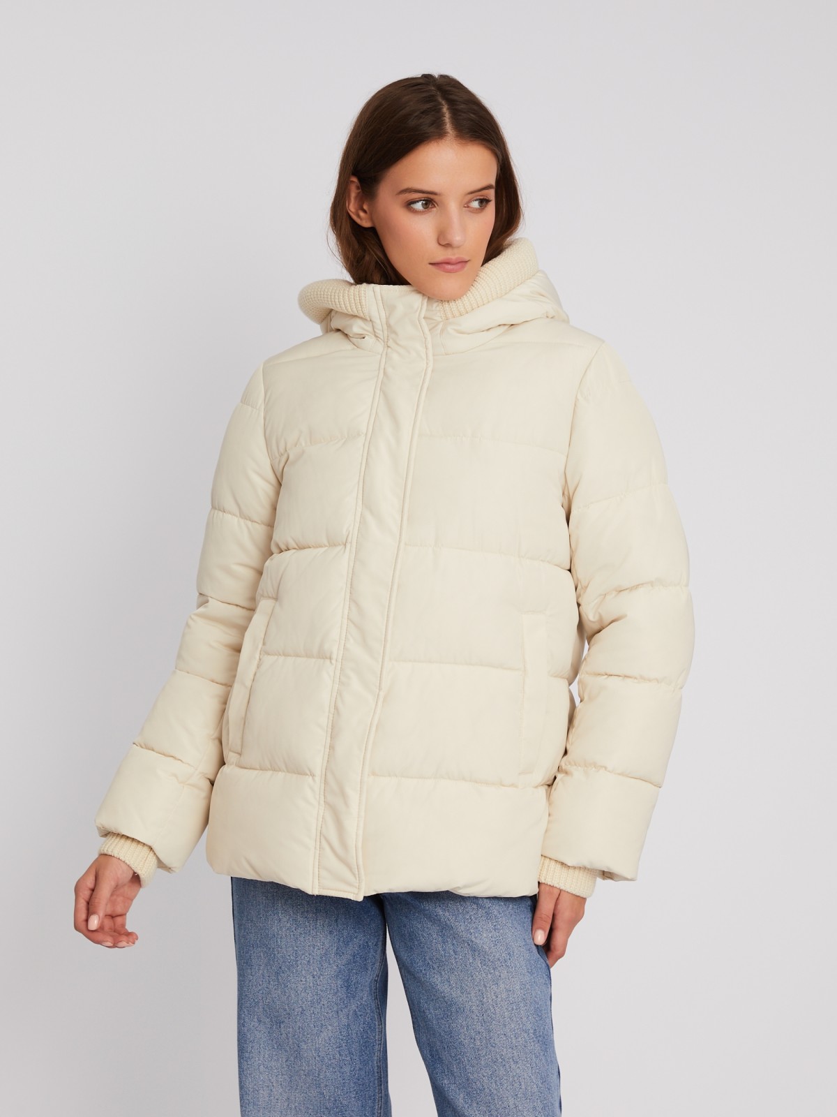 Тёплая стёганая куртка с капюшоном и внутренними манжетами-риб zolla 023345102064, цвет молоко, размер XS - фото 4