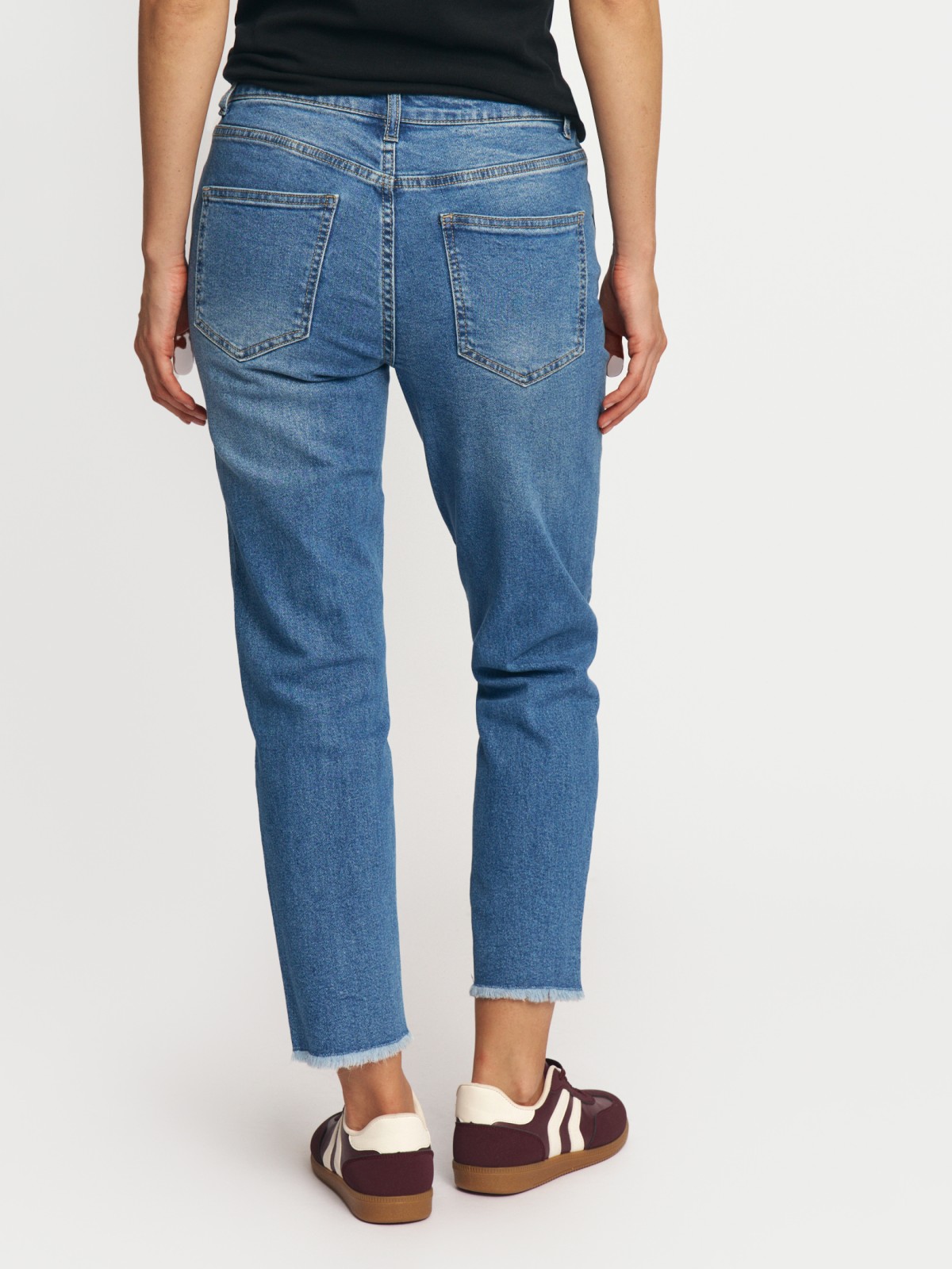 Джинсы силуэта Boyfriend со средней посадкой