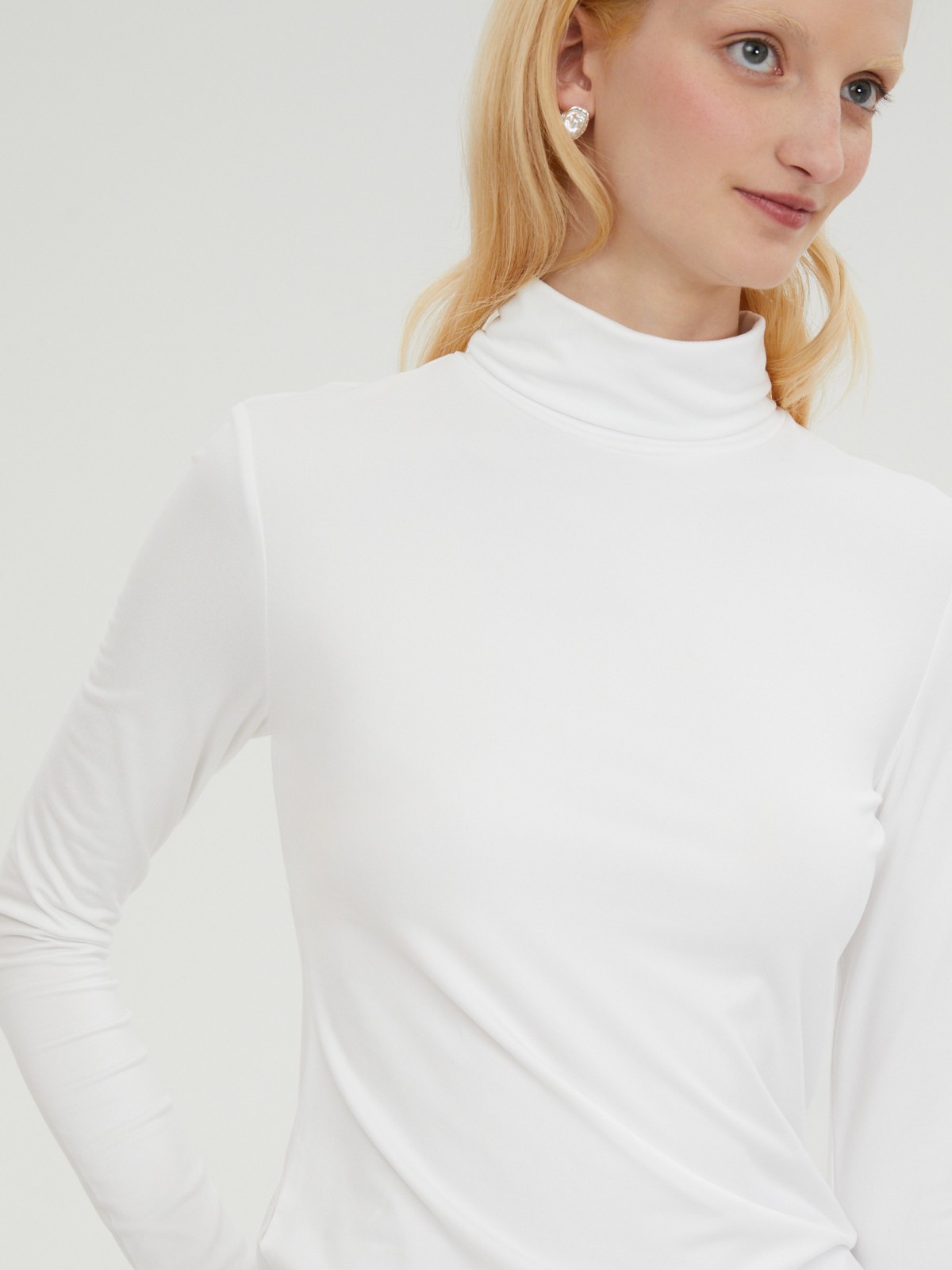 Трикотажная водолазка с горлом