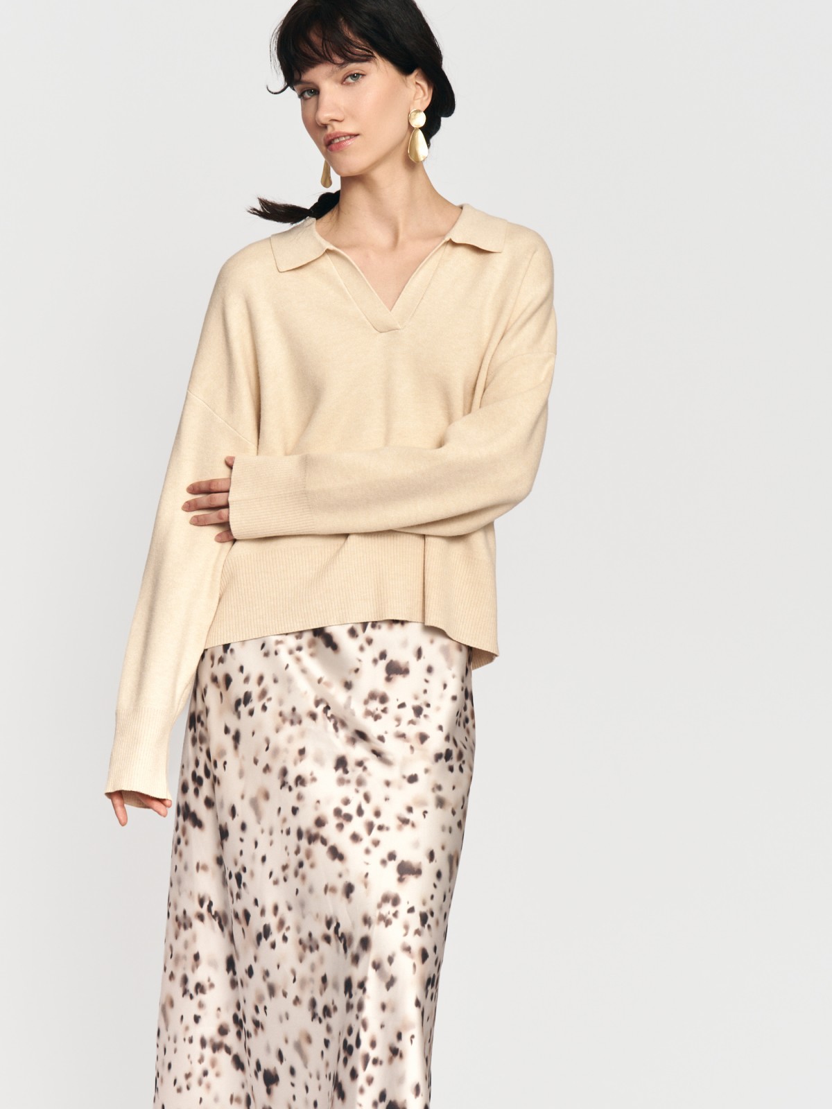 Трикотажный джемпер с воротником поло