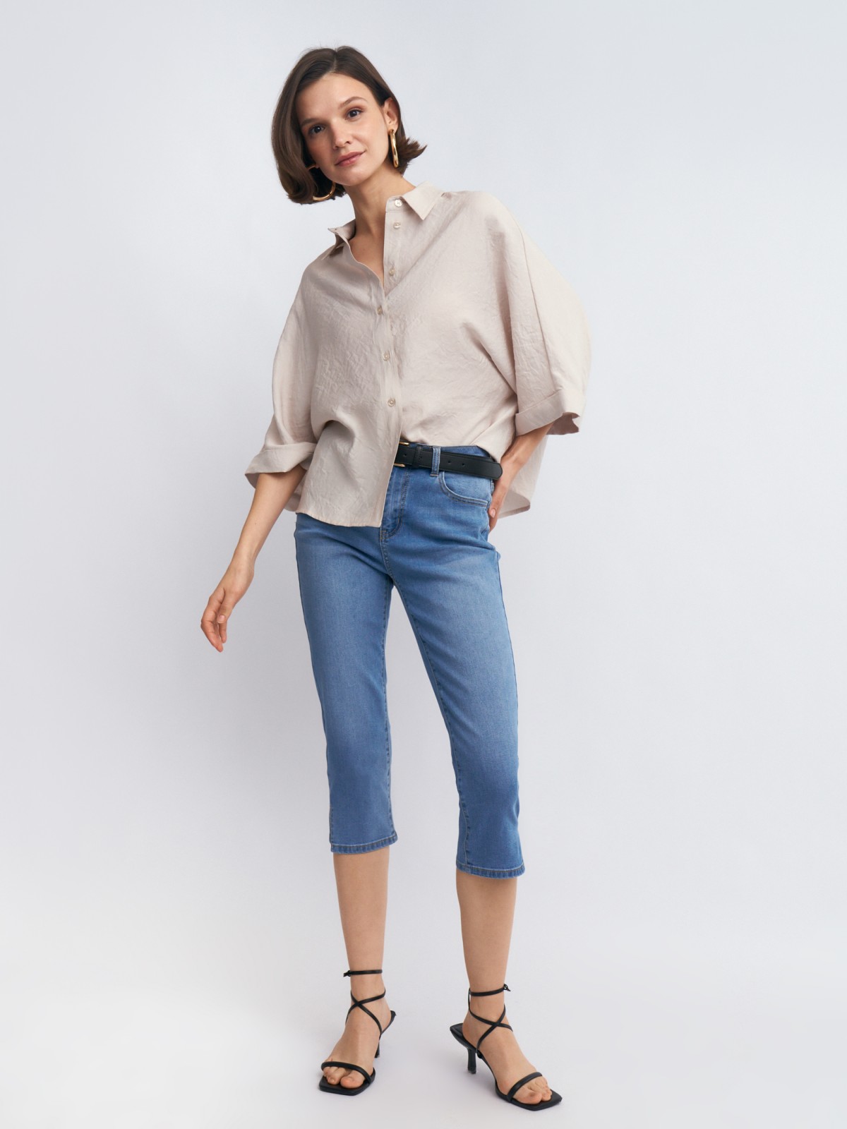 Джинсовые бриджи со средней посадкой