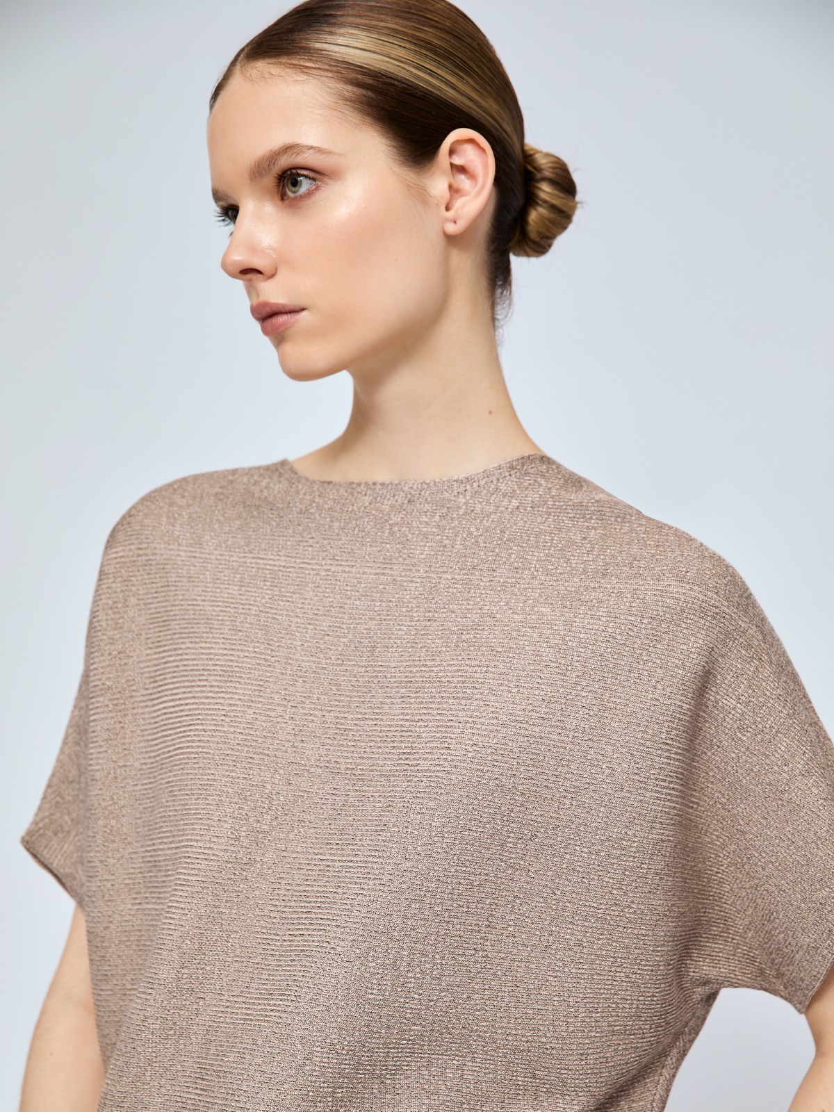 Блестящий джемпер с люрексом и с коротким рукавом