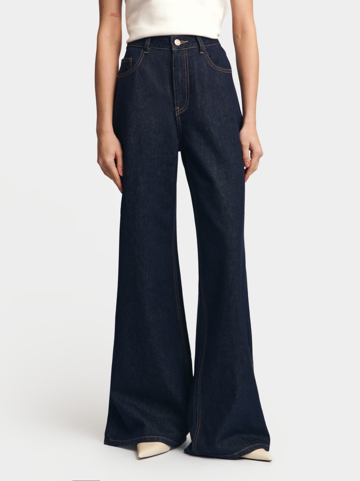 Джинсы силуэта Bootcut с высокой посадкой