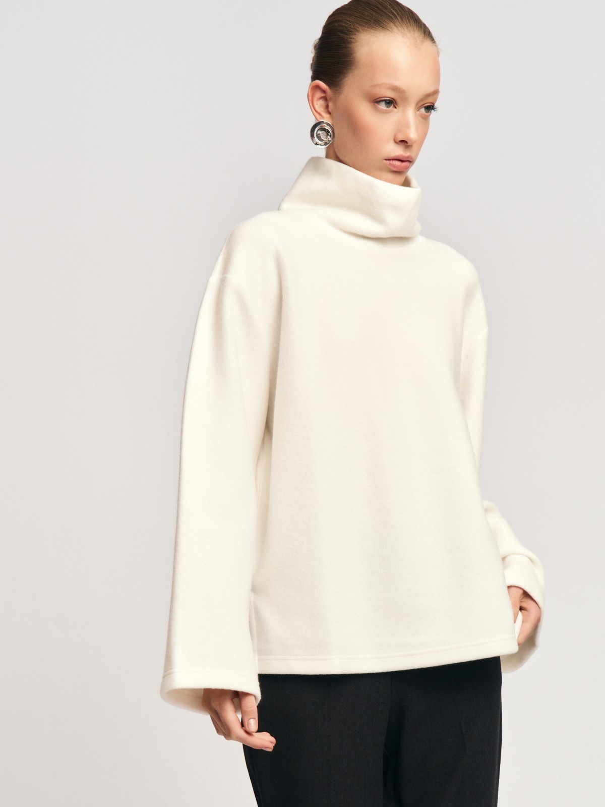 Трикотажная водолазка-свитер