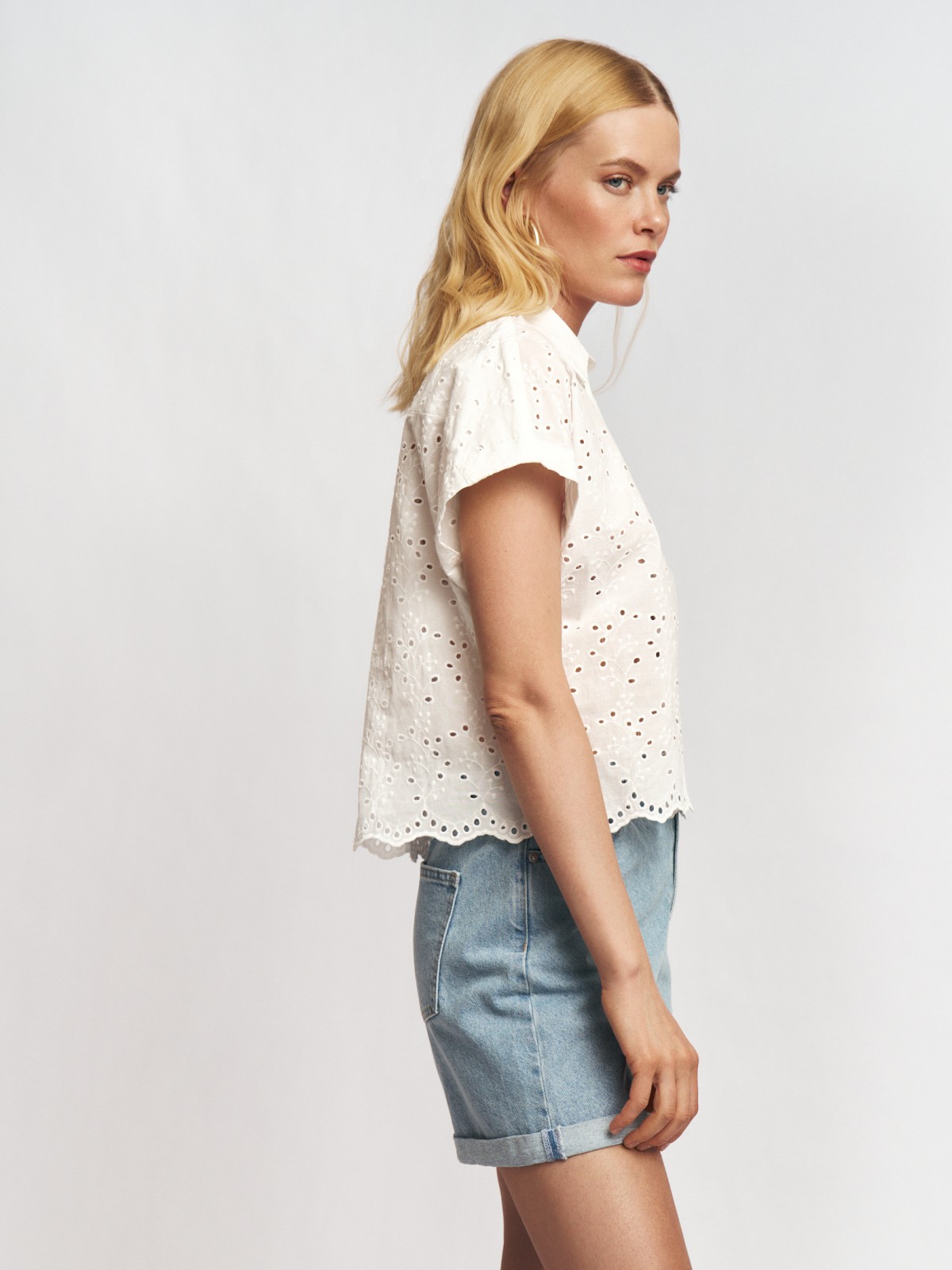 Рубашка из хлопка с вышивкой ришелье и коротким рукавом