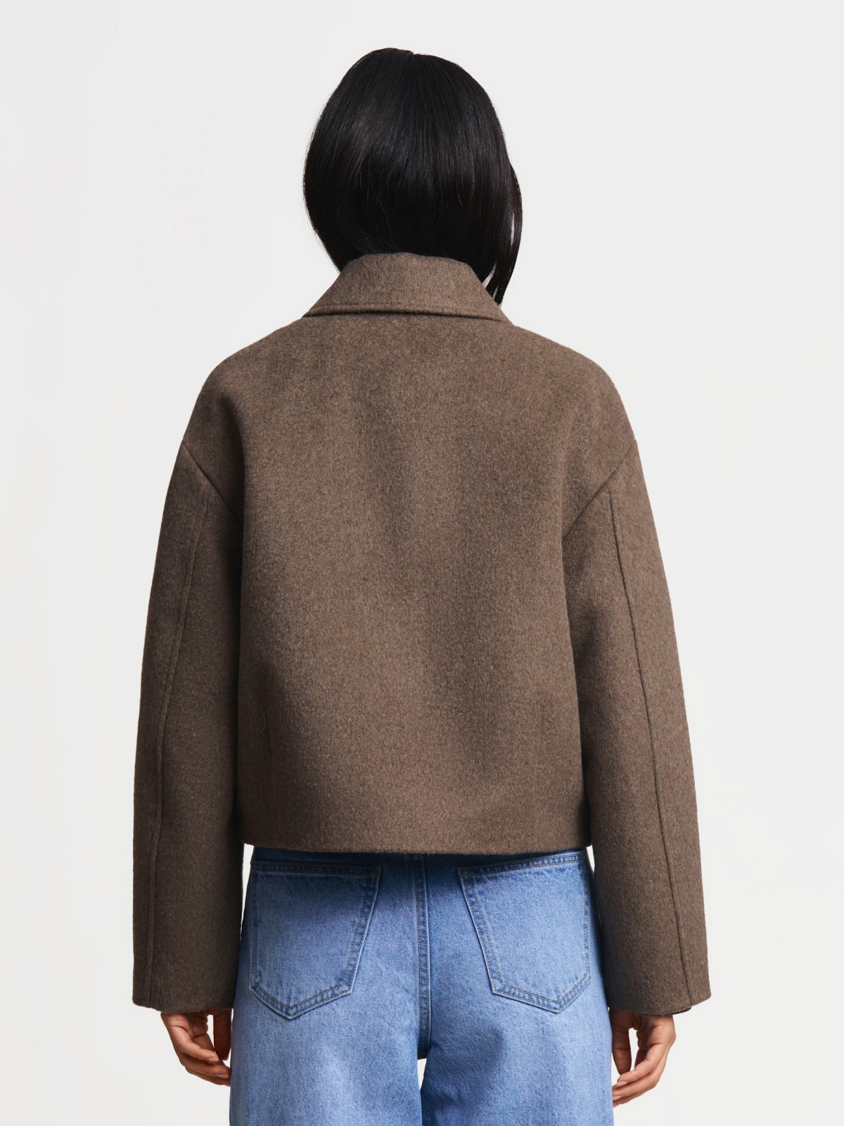 Короткая куртка на пуговицах