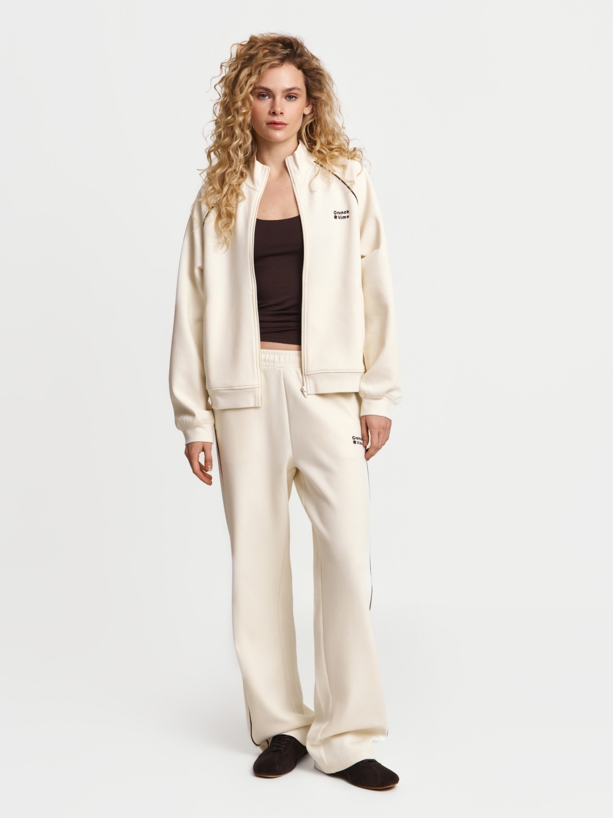 Толстовка с воротником-стойкой