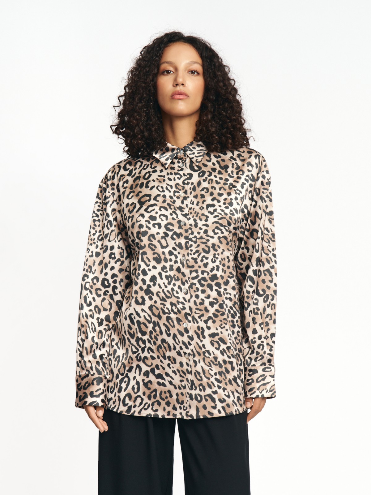 Офисная атласная рубашка леопардовая