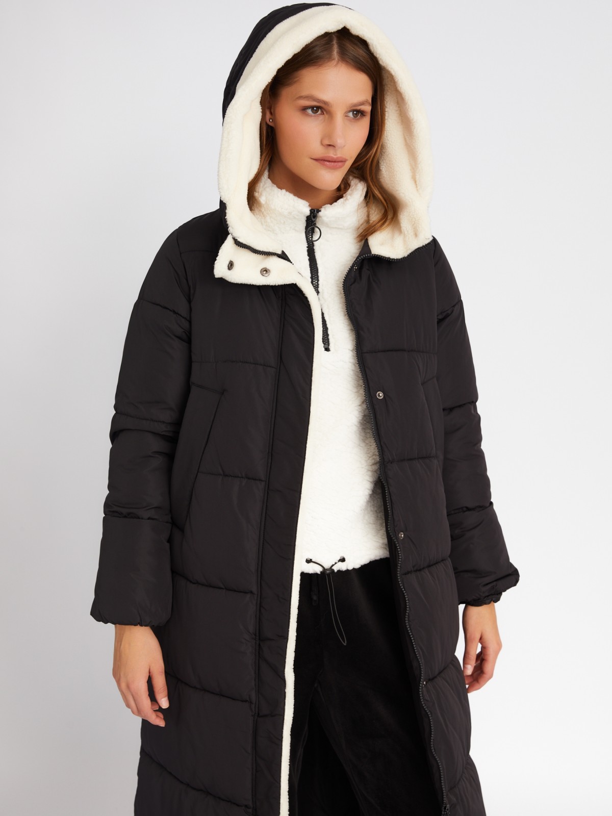 Тёплая куртка-пальто с капюшоном с отделкой из экомеха