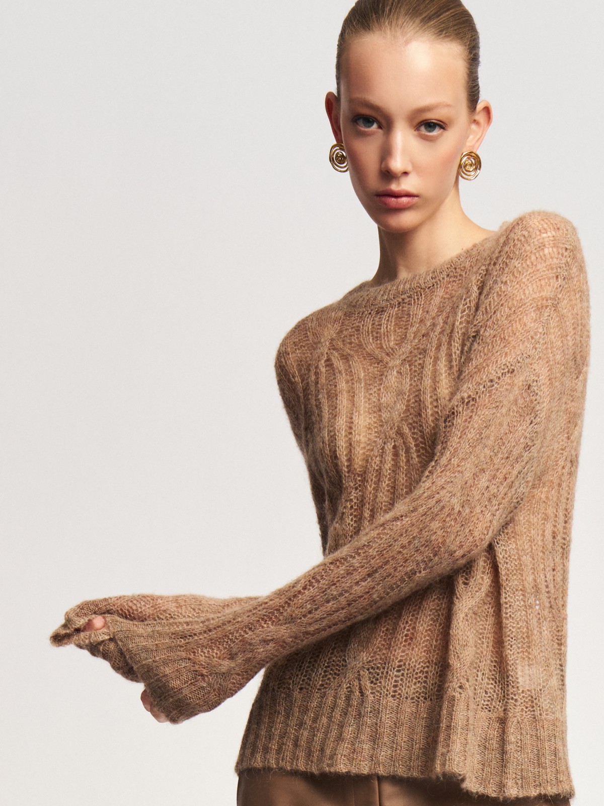 Вязаный полупрозрачный джемпер