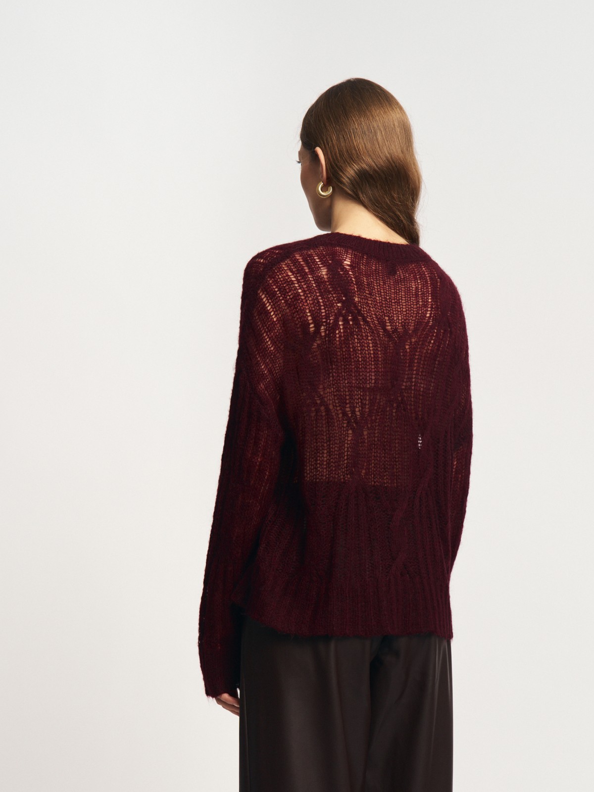 Вязаный полупрозрачный джемпер